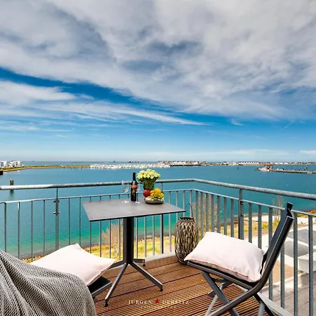 Apartment Sailors View *